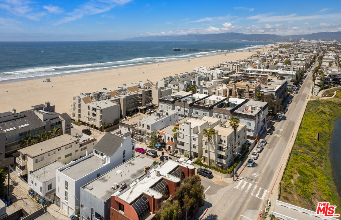 20 Lighthouse St Unit: 2