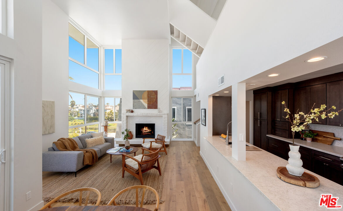 20 Lighthouse St Unit: 2