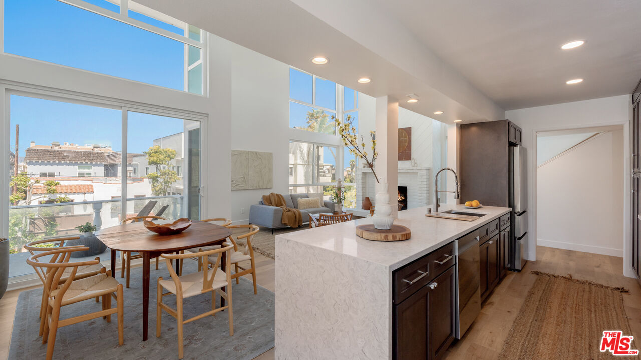 20 Lighthouse St Unit: 2