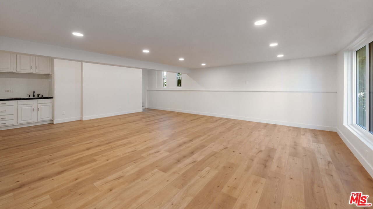 20 Lighthouse St Unit: 2