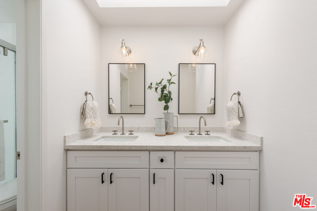 20 Lighthouse St Unit: 2