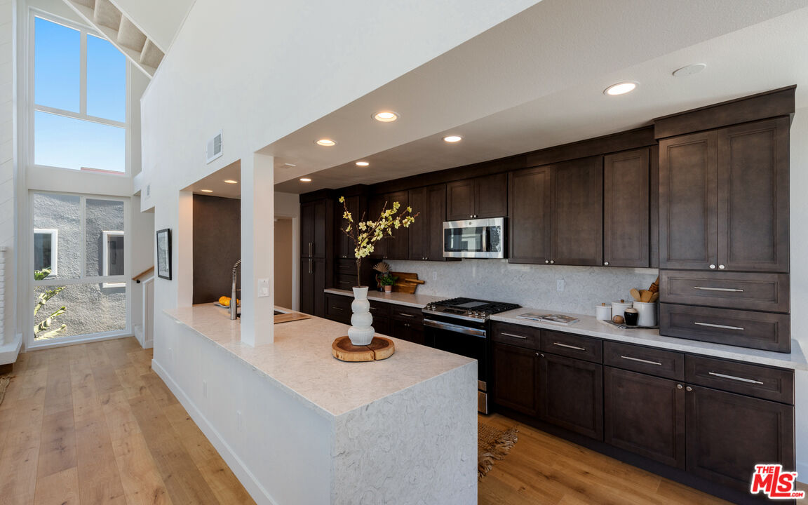 20 Lighthouse St Unit: 2