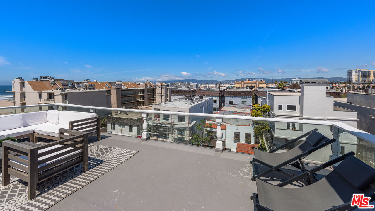 20 Lighthouse St Unit: 2