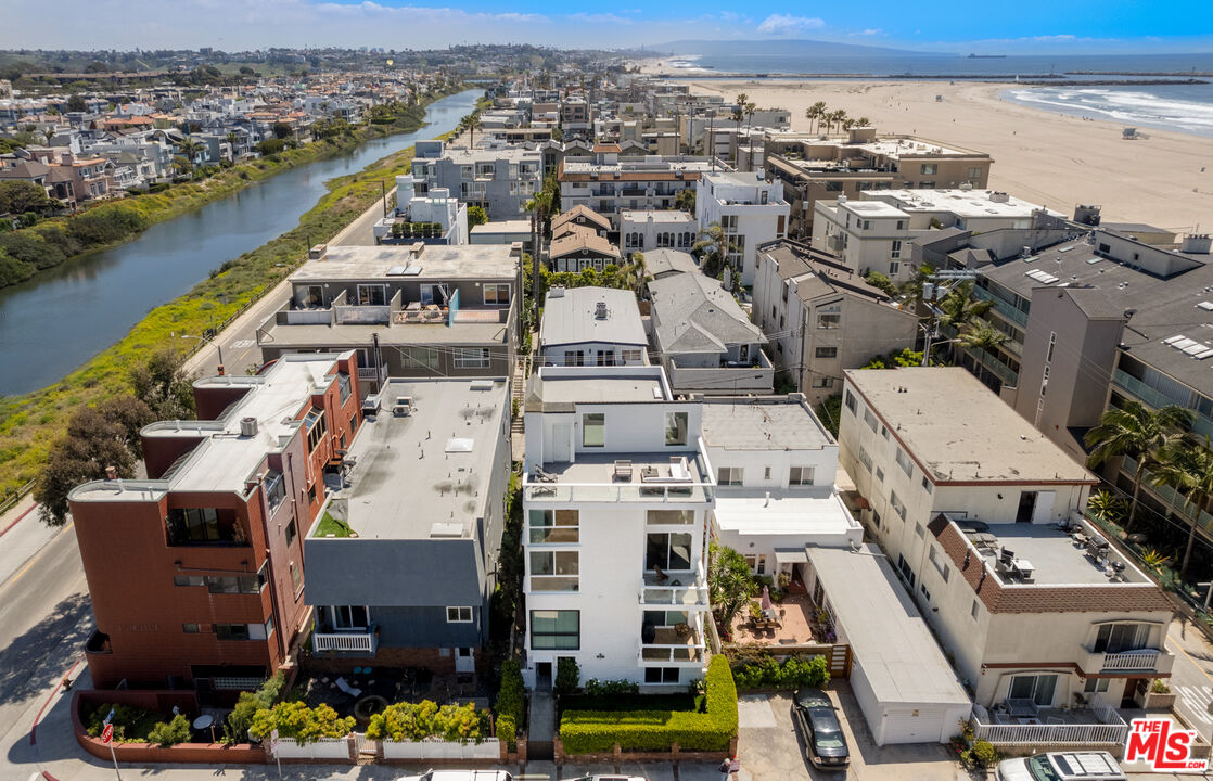 20 Lighthouse St Unit: 2