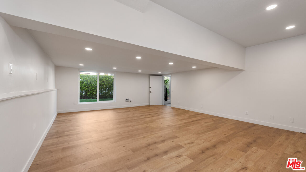 20 Lighthouse St Unit: 2