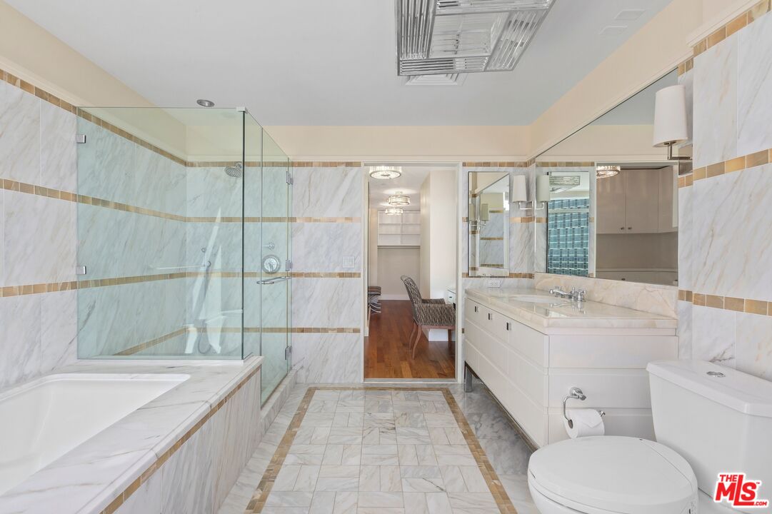 1 W Century Dr Unit: 10A