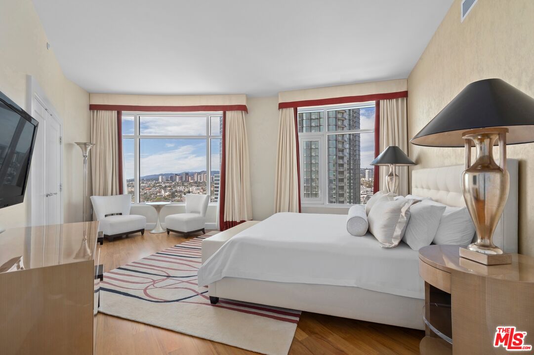 1 W Century Dr Unit: 10A