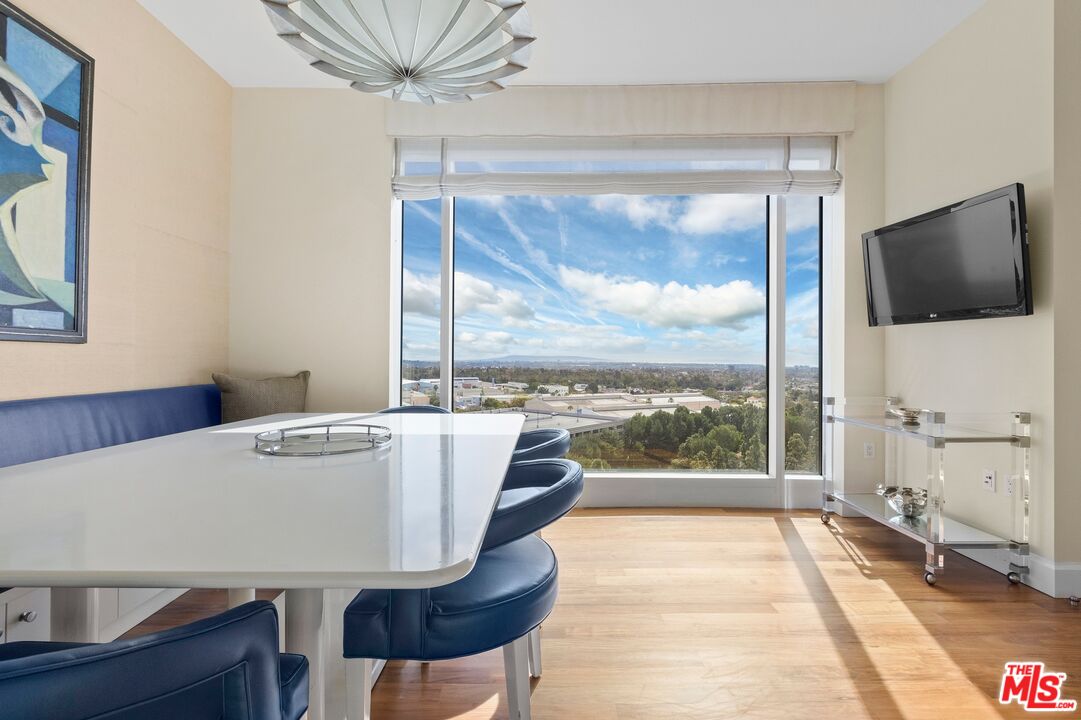 1 W Century Dr Unit: 10A