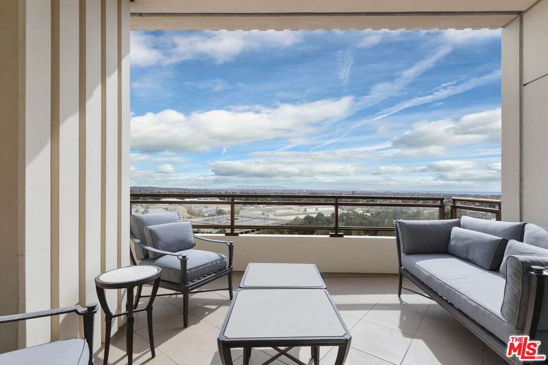 1 W Century Dr Unit: 10A