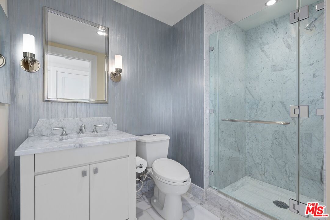 1 W Century Dr Unit: 10A