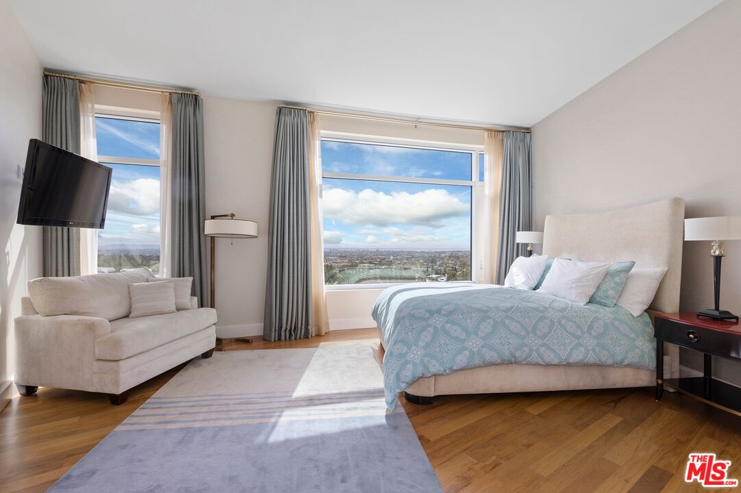 1 W Century Dr Unit: 10A