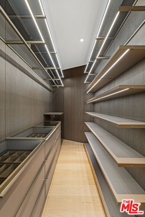 211 Elm Court Unit: 3B