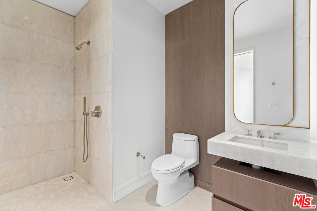 211 Elm Court Unit: 3B