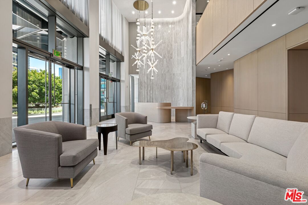 211 Elm Court Unit: 3B