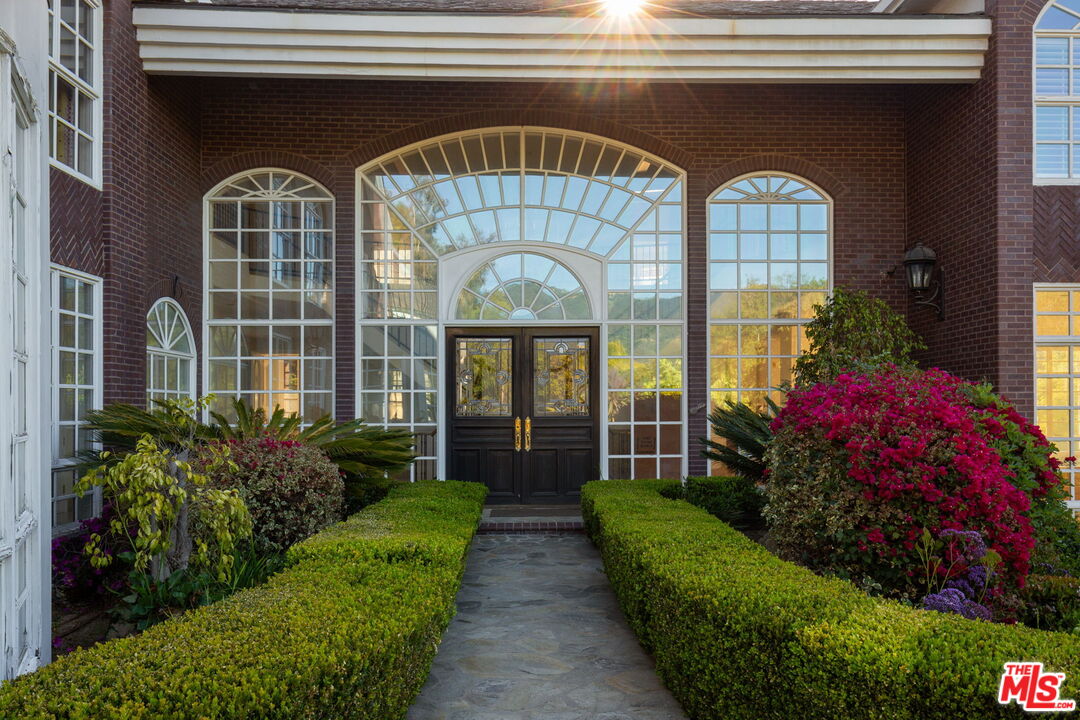 3150 El Tovar Dr