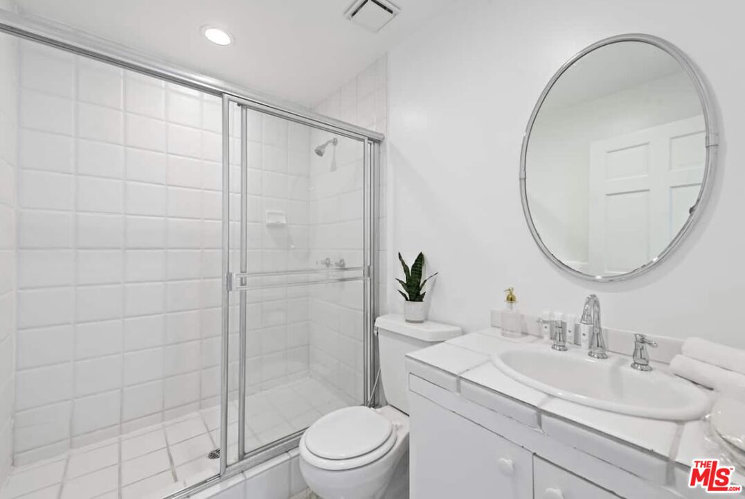 1174 Coldwater Canyon Dr