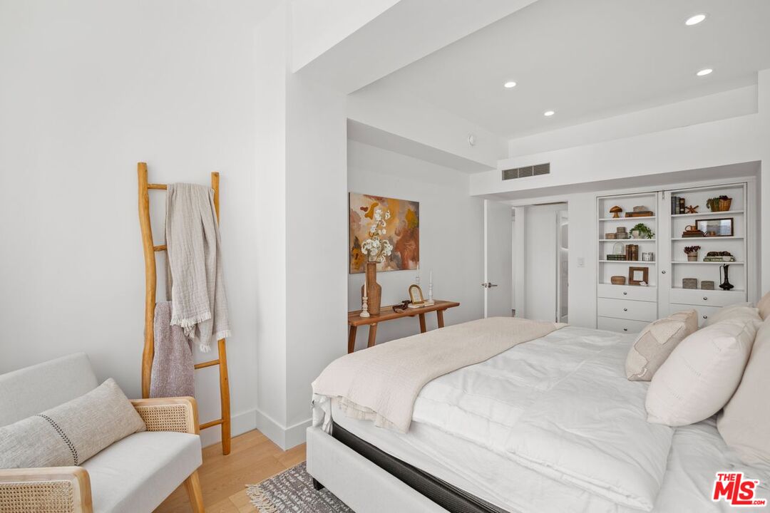 10501 Wilshire Blvd Unit: 1011