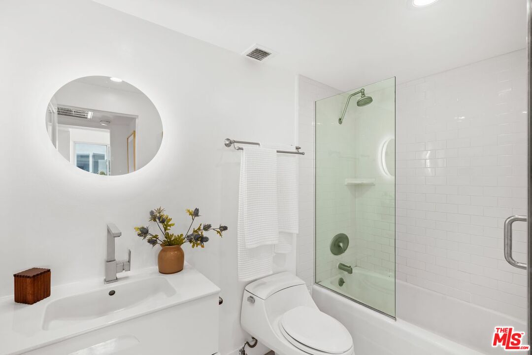 10501 Wilshire Blvd Unit: 1011