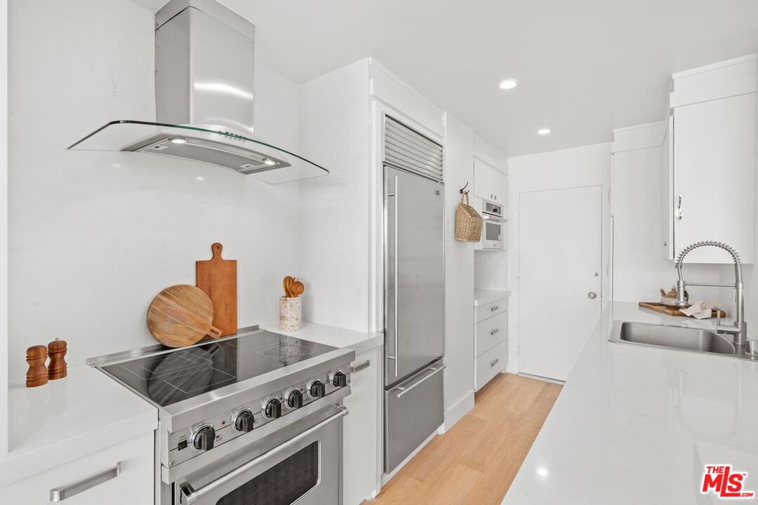 10501 Wilshire Blvd Unit: 1011