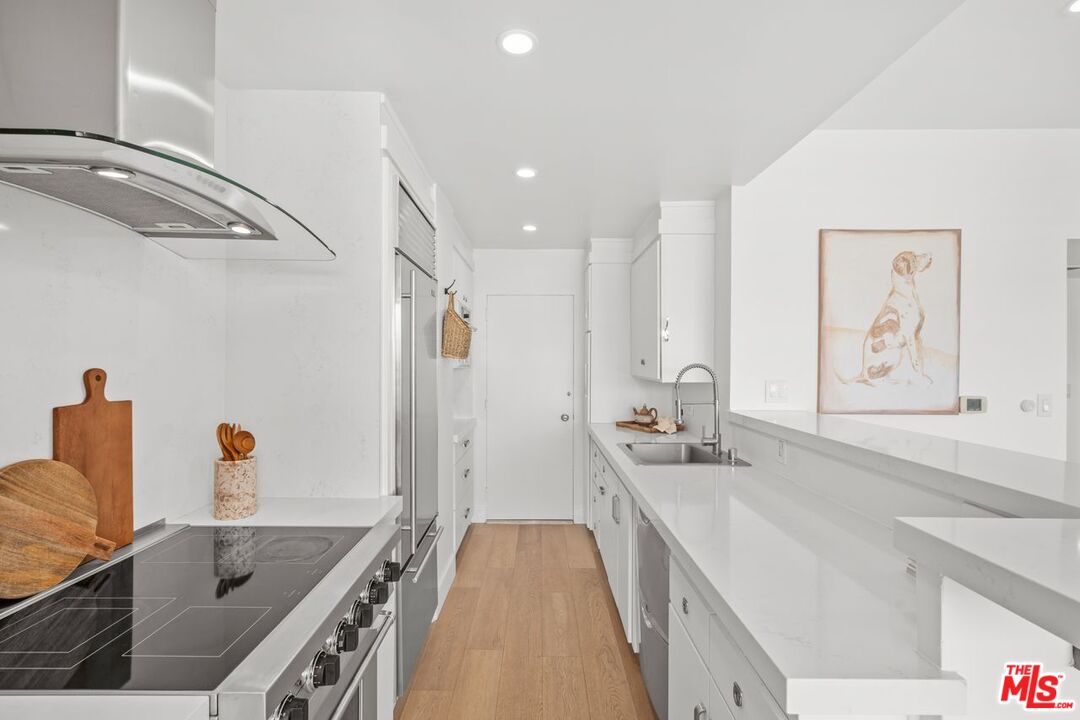 10501 Wilshire Blvd Unit: 1011