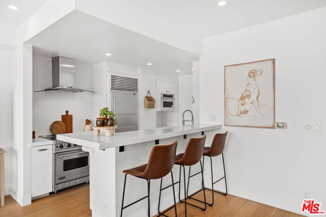 10501 Wilshire Blvd Unit: 1011