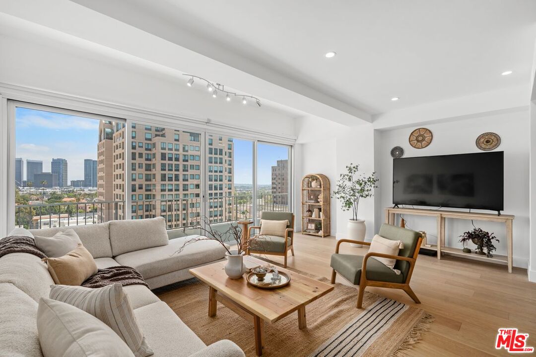 10501 Wilshire Blvd Unit: 1011