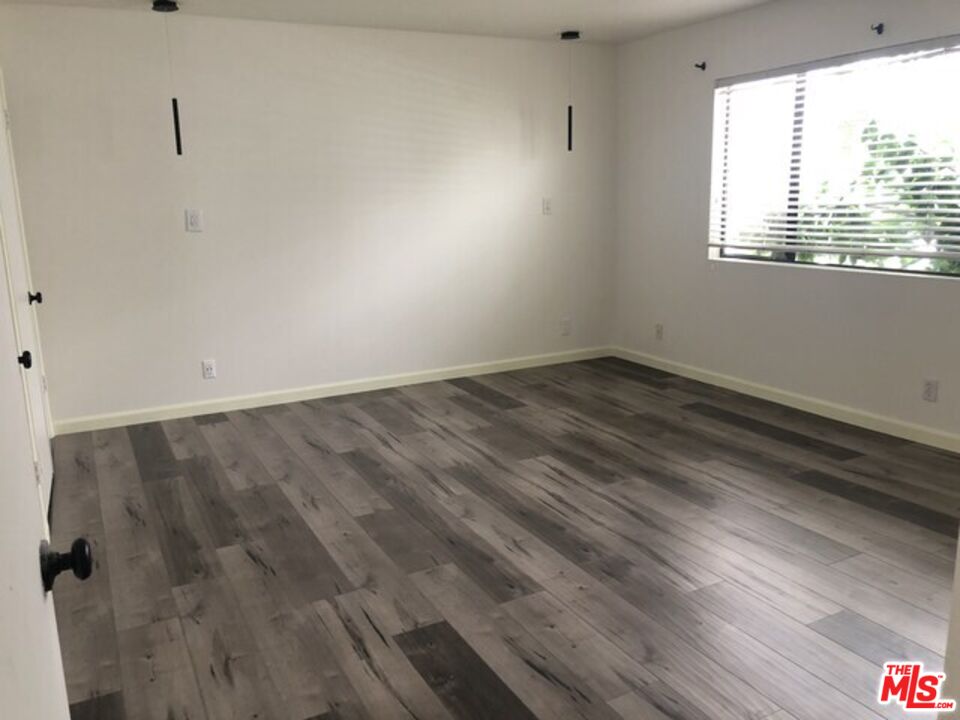 1640 S Bentley Ave Unit: 4