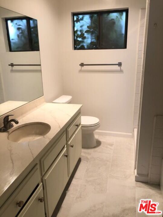 1640 S Bentley Ave Unit: 4