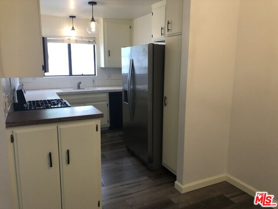 1640 S Bentley Ave Unit: 4