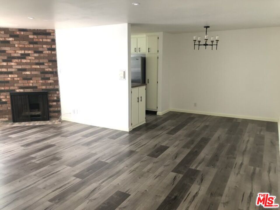 1640 S Bentley Ave Unit: 4