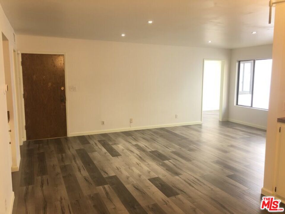 1640 S Bentley Ave Unit: 4