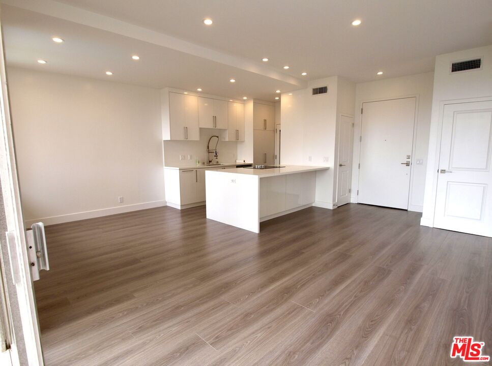 100 S Doheny Dr Unit: 708