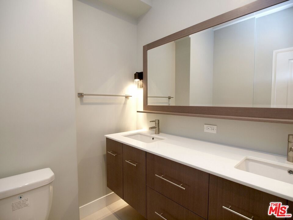 100 S Doheny Dr Unit: 708