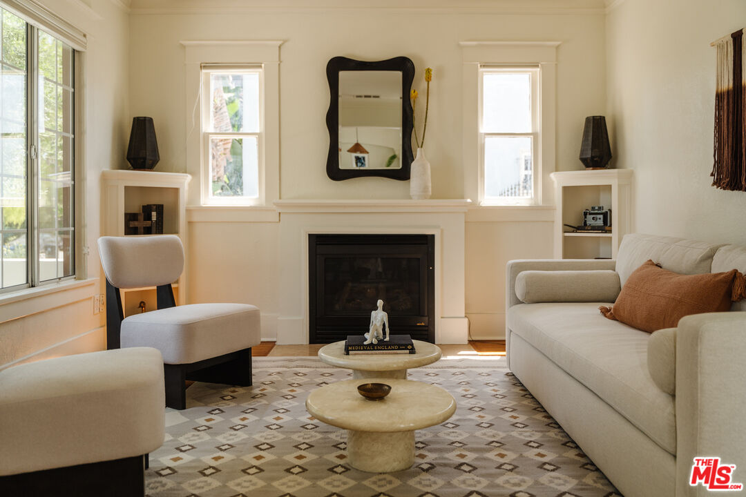 2107 S Mansfield Ave