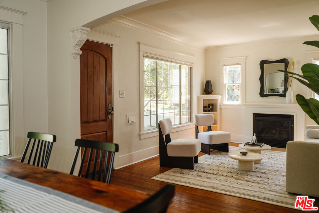 2107 S Mansfield Ave