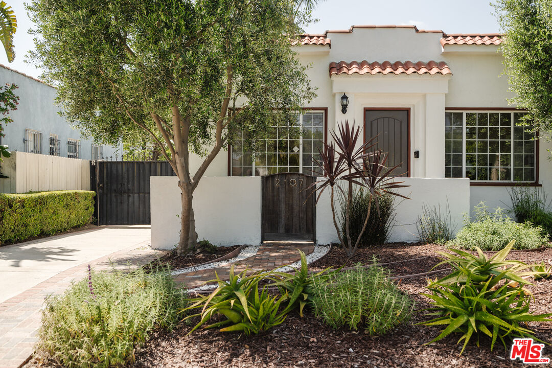 2107 S Mansfield Ave