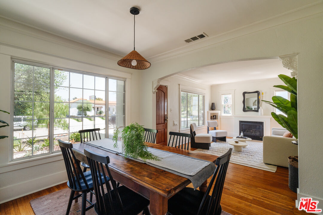 2107 S Mansfield Ave