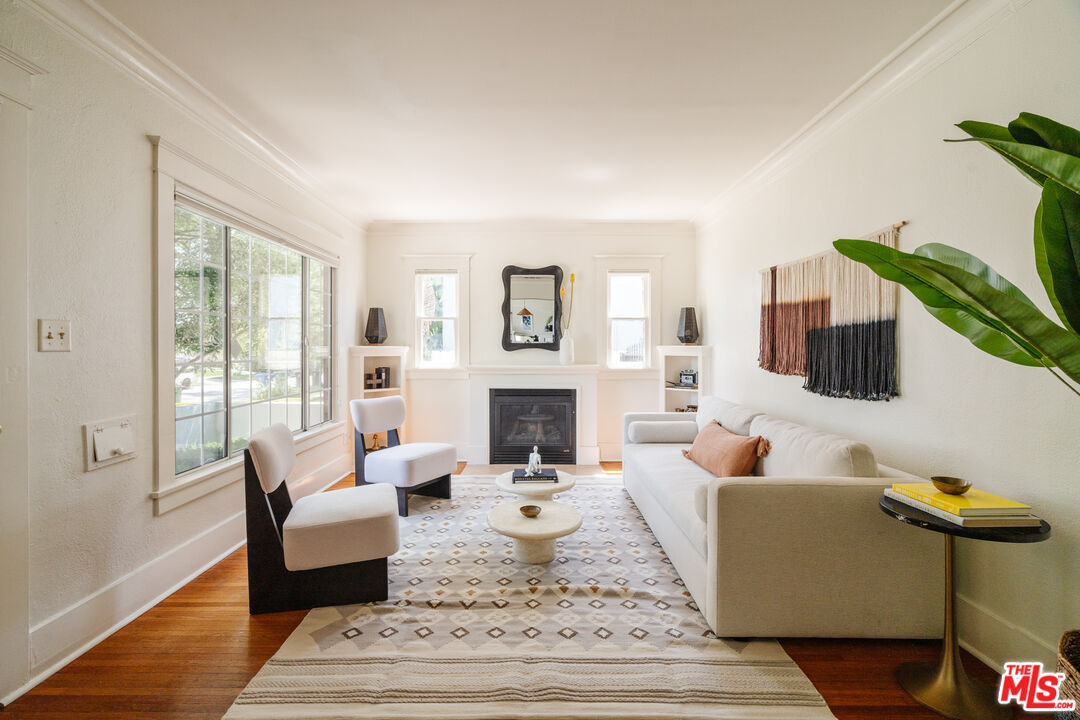 2107 S Mansfield Ave