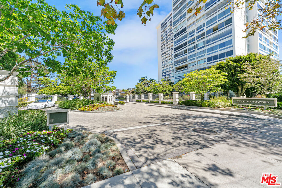 2220 Avenue Of The Stars Unit: 1805