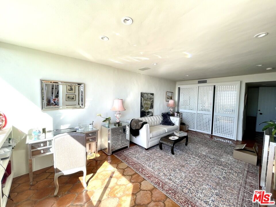 2220 Avenue Of The Stars Unit: 1805