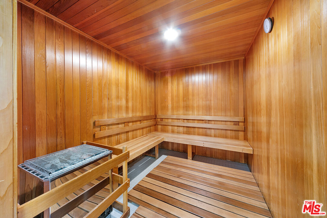 2220 Avenue Of The Stars Unit: 1805