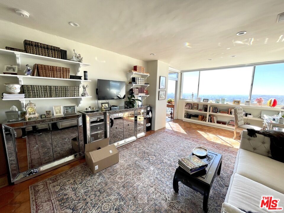 2220 Avenue Of The Stars Unit: 1805