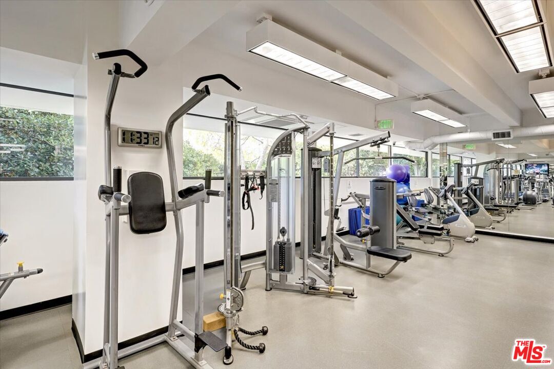 2220 Avenue Of The Stars Unit: 1805