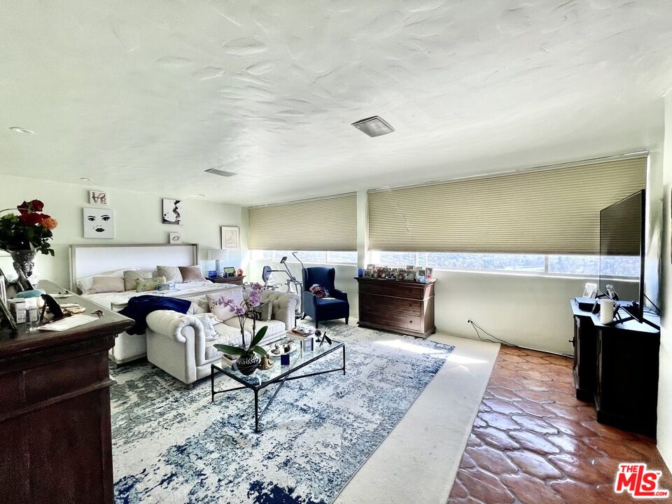 2220 Avenue Of The Stars Unit: 1805