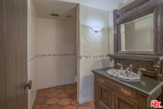 2220 Avenue Of The Stars Unit: 1805