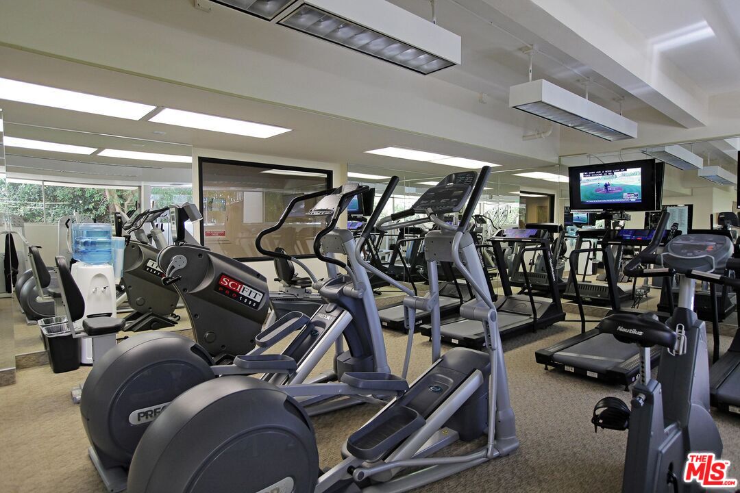 2220 Avenue Of The Stars Unit: 1805