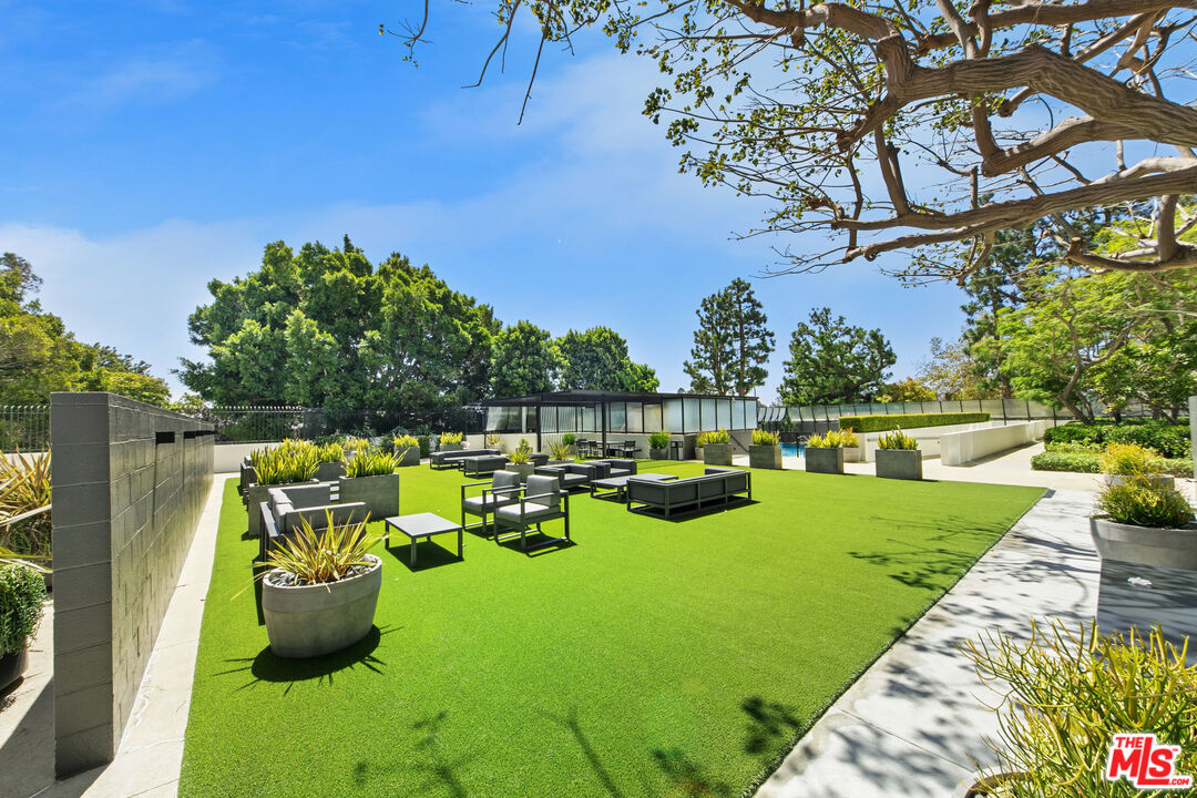 2220 Avenue Of The Stars Unit: 1805