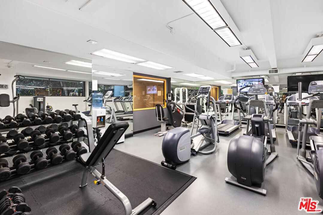 2220 Avenue Of The Stars Unit: 1805