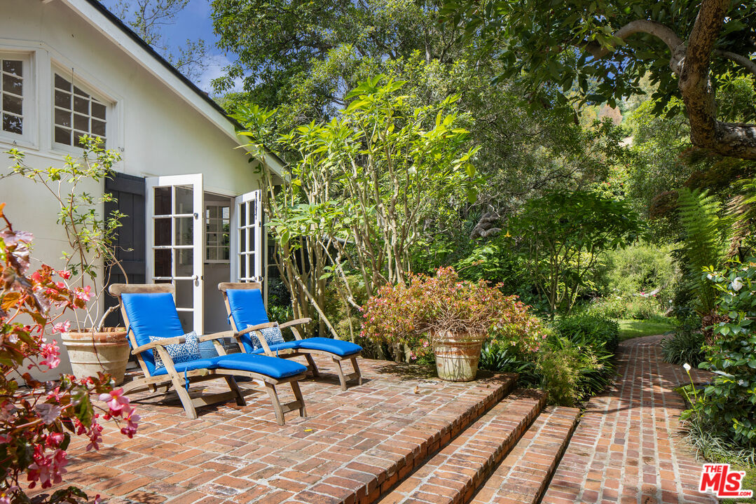 1001 Rivas Canyon Rd