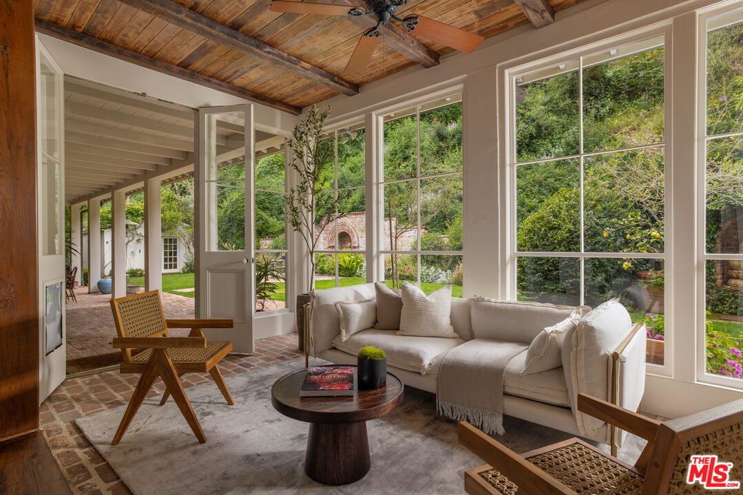 1001 Rivas Canyon Rd